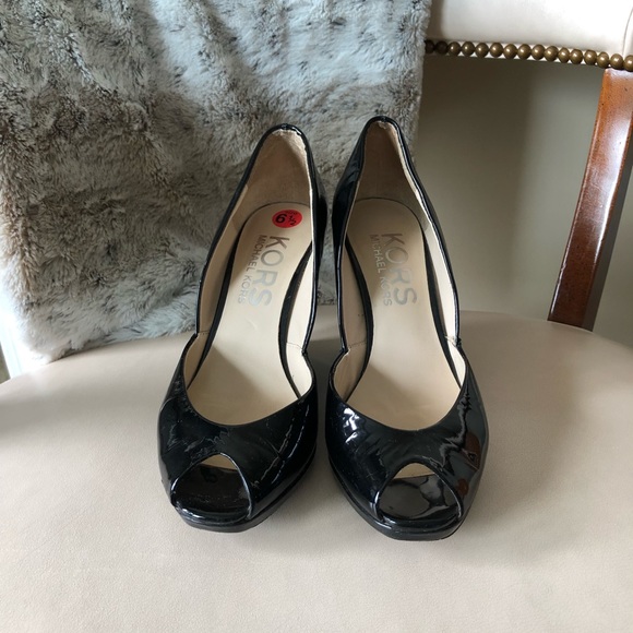 KORS Michael Kors black patent leather heels - Picture 2 of 7